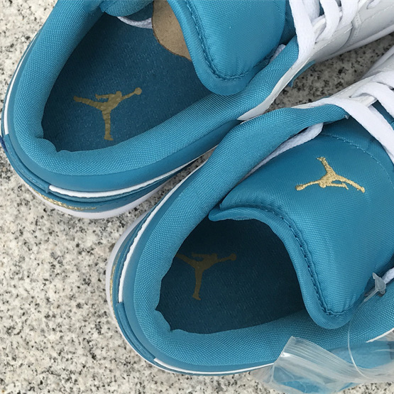 Air Jordan 1 Low Sneaker     553560-174 - FashionPlug