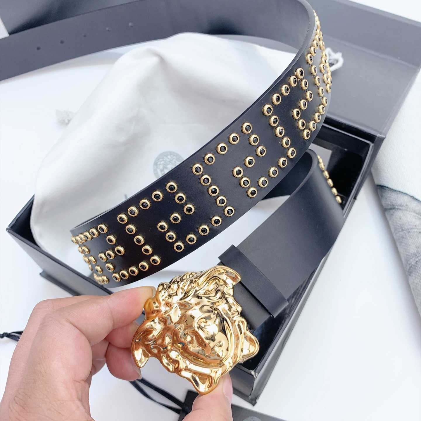 Versace Medusa Leathre Belt    40mm - FashionPlug