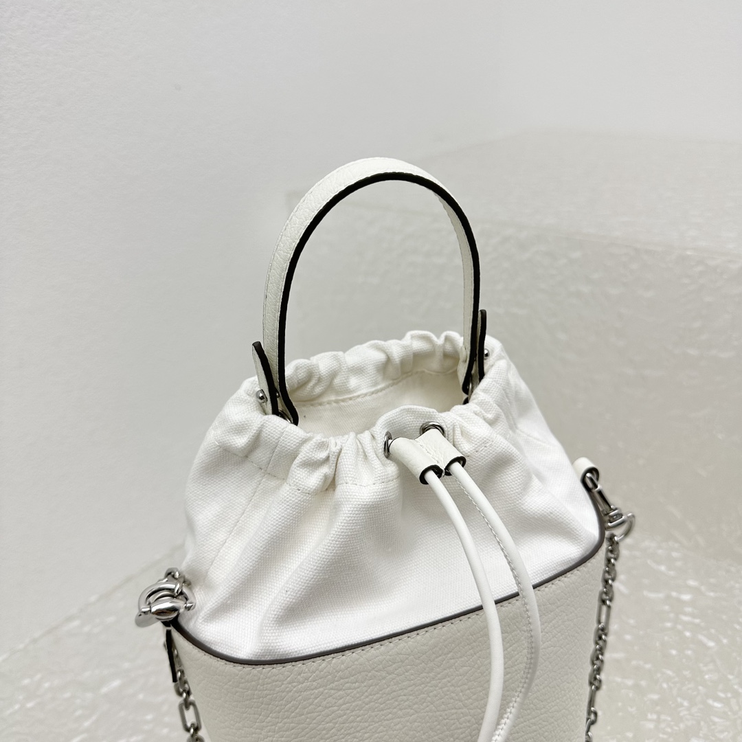 Maison Margiela Women's Bucket Bag(15x23×15cm) - FashionPlug