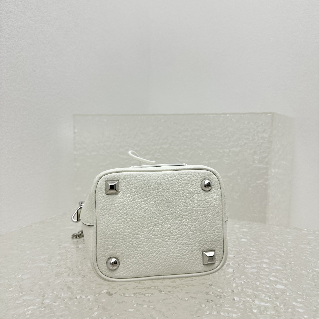 Maison Margiela Women's Bucket Bag(15x23×15cm) - FashionPlug