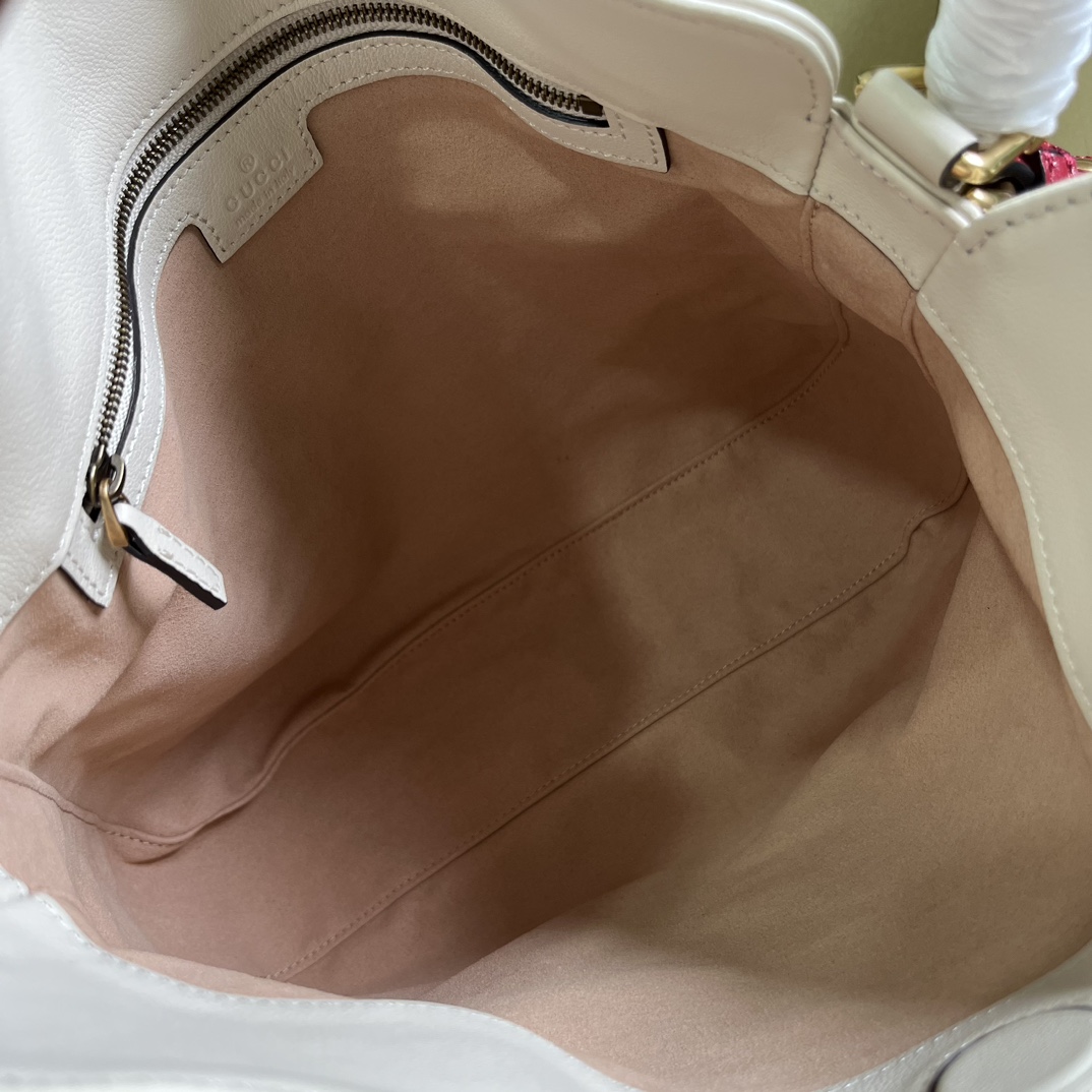 Gucci Diana Medium Shoulder Bag(30-23-6.5cm) - FashionPlug
