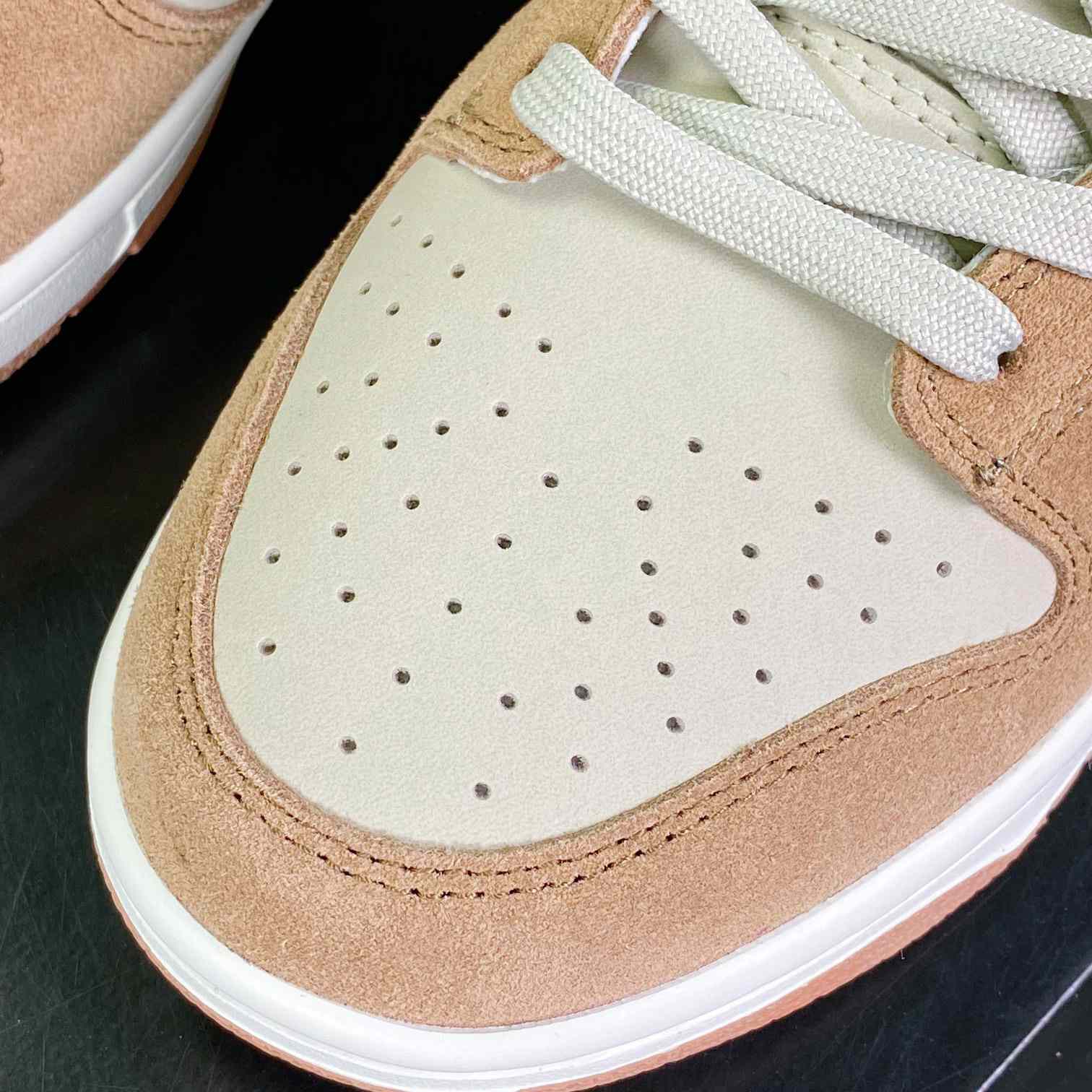 Nike Dunk Low Sneaker           fd0873-126 - FashionPlug