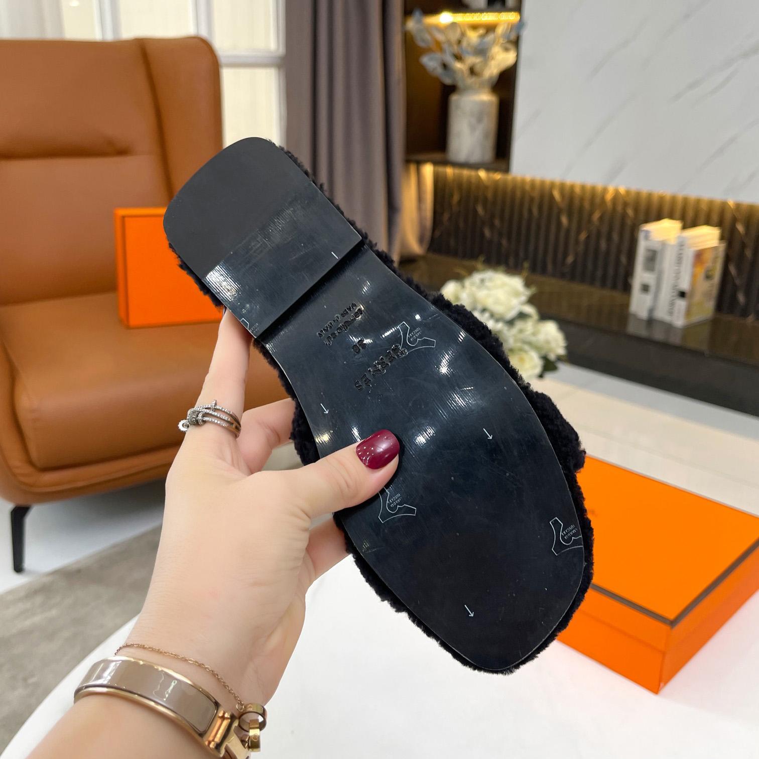 Hermes Shearling Oran Sandal - FashionPlug