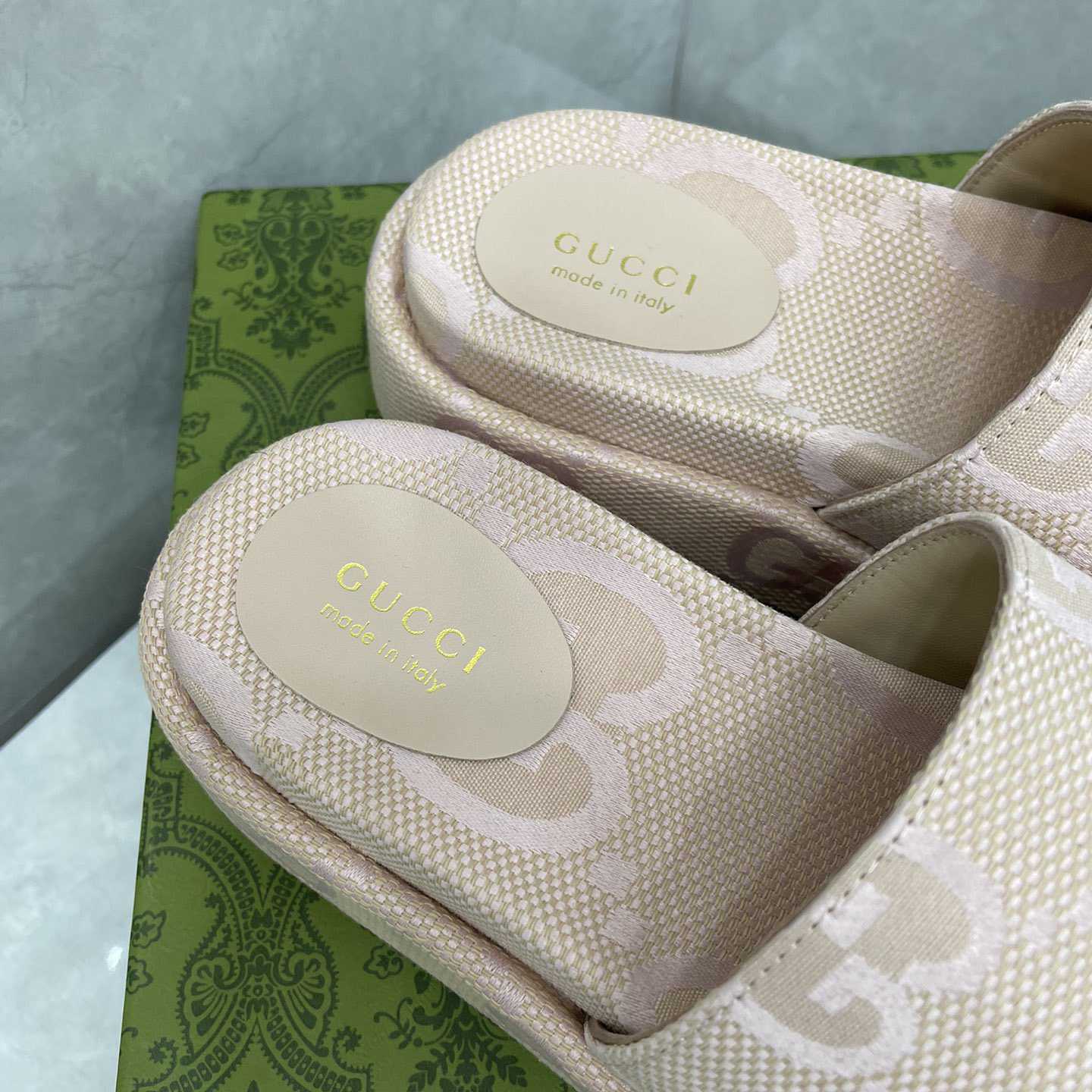 Gucci Women's Jumbo GG Platform Slide Sandal - FashionPlug
