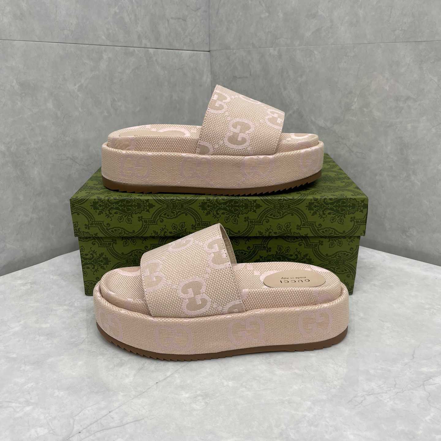 Gucci Women's Jumbo GG Platform Slide Sandal - FashionPlug