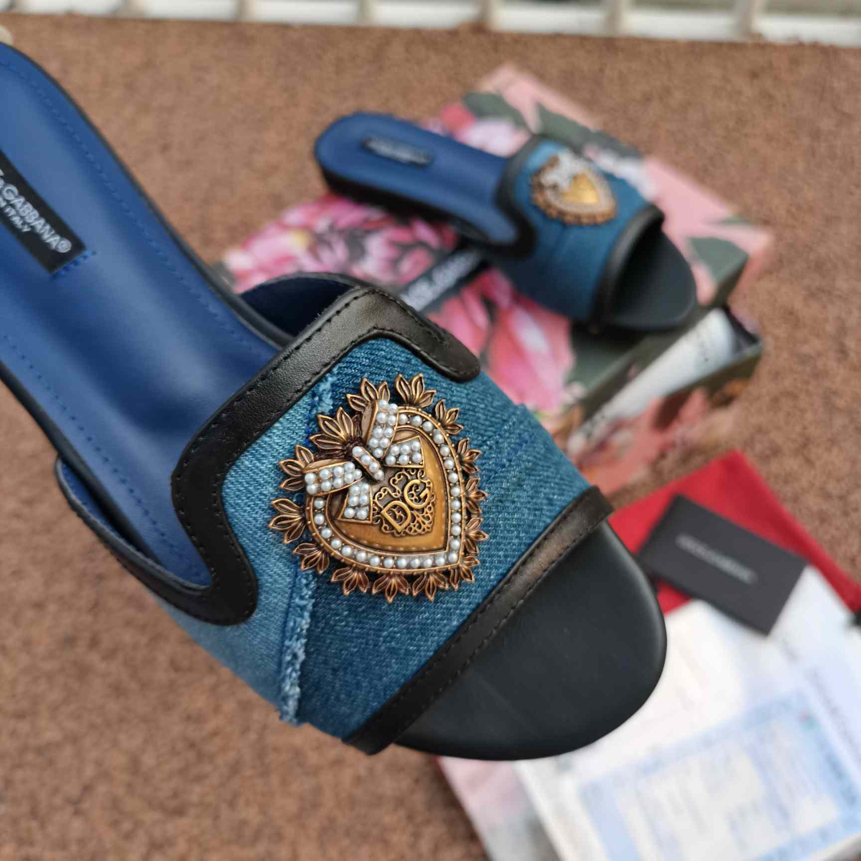 Dolce & Gabbana Slip-on Flat Sandals - FashionPlug