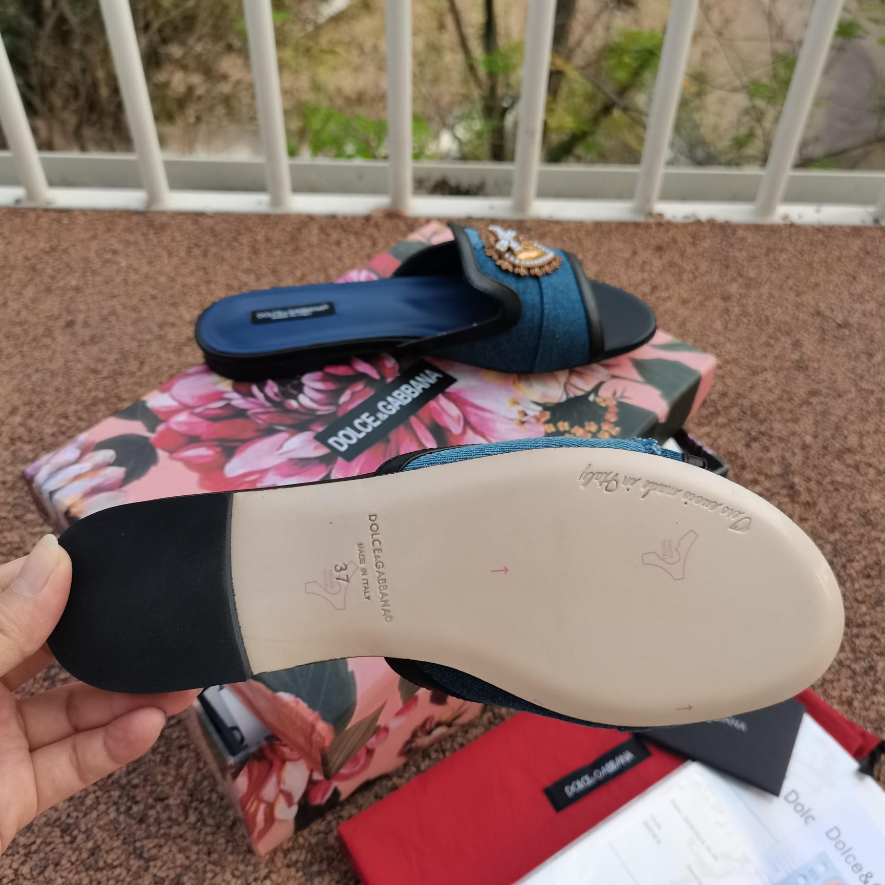 Dolce & Gabbana Slip-on Flat Sandals - FashionPlug