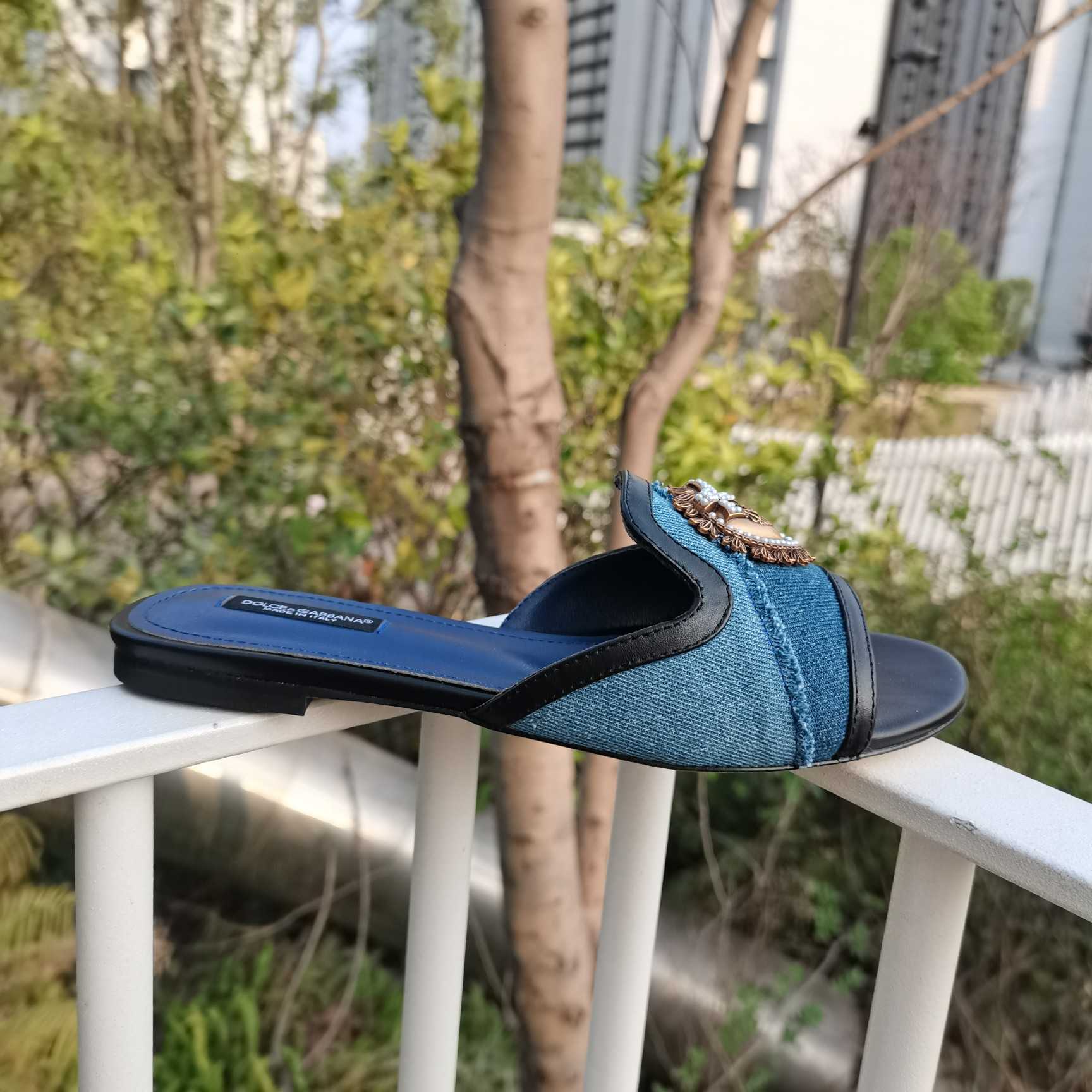 Dolce & Gabbana Slip-on Flat Sandals - FashionPlug
