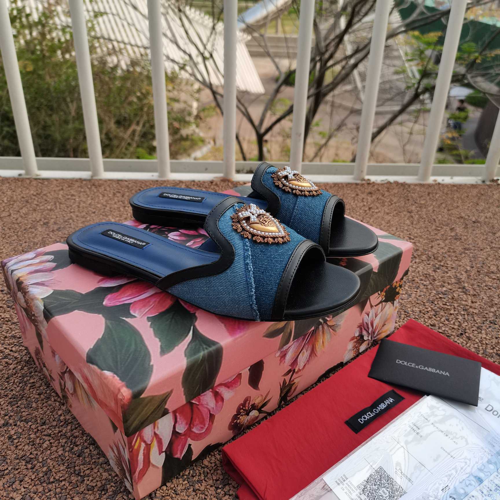 Dolce & Gabbana Slip-on Flat Sandals - FashionPlug