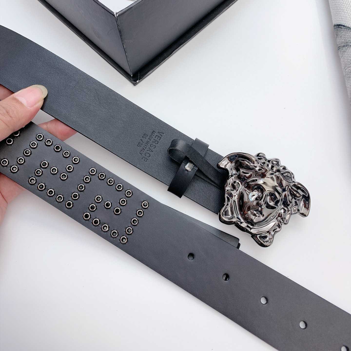 Versace Medusa Leathre Belt    40mm - FashionPlug