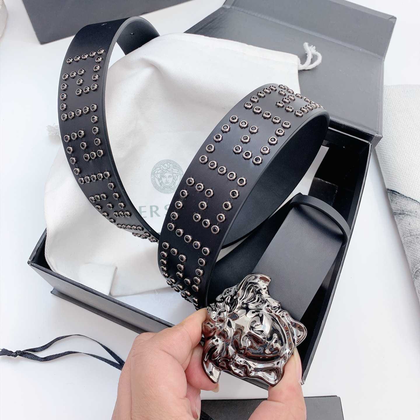 Versace Medusa Leathre Belt    40mm - FashionPlug
