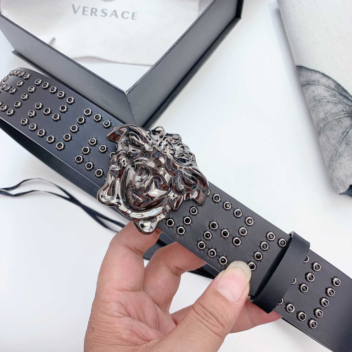 Versace Medusa Leathre Belt    40mm - FashionPlug