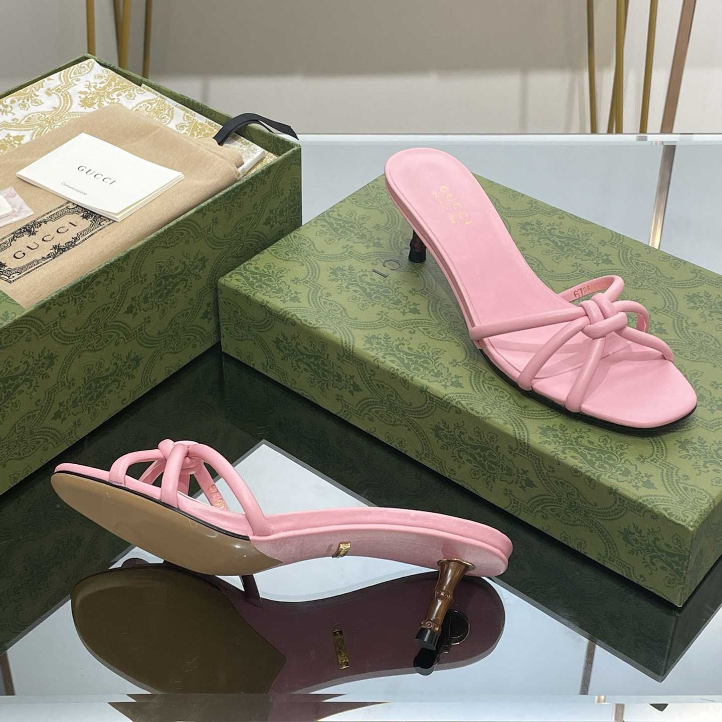Gucci Women's Slide Sandal With Bamboo  - FashionPlug