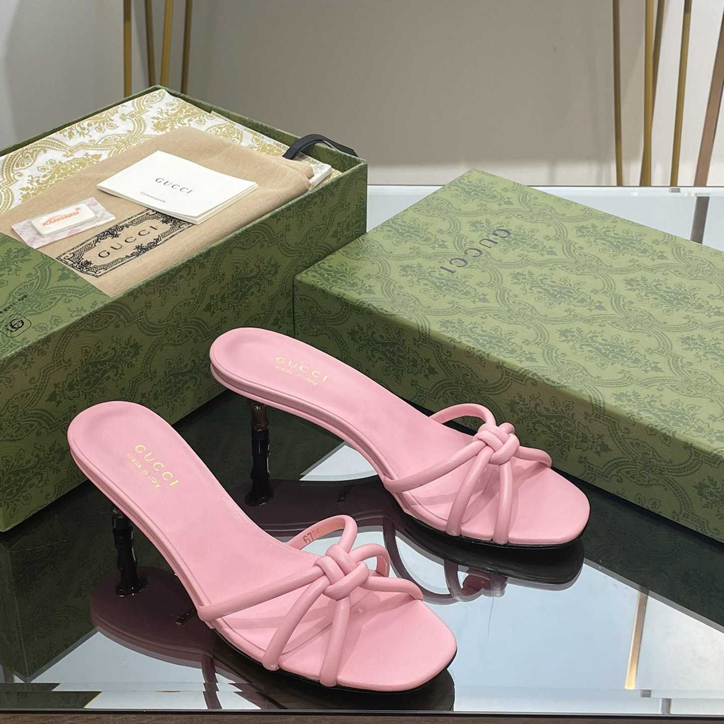 Gucci Women's Slide Sandal With Bamboo  - FashionPlug