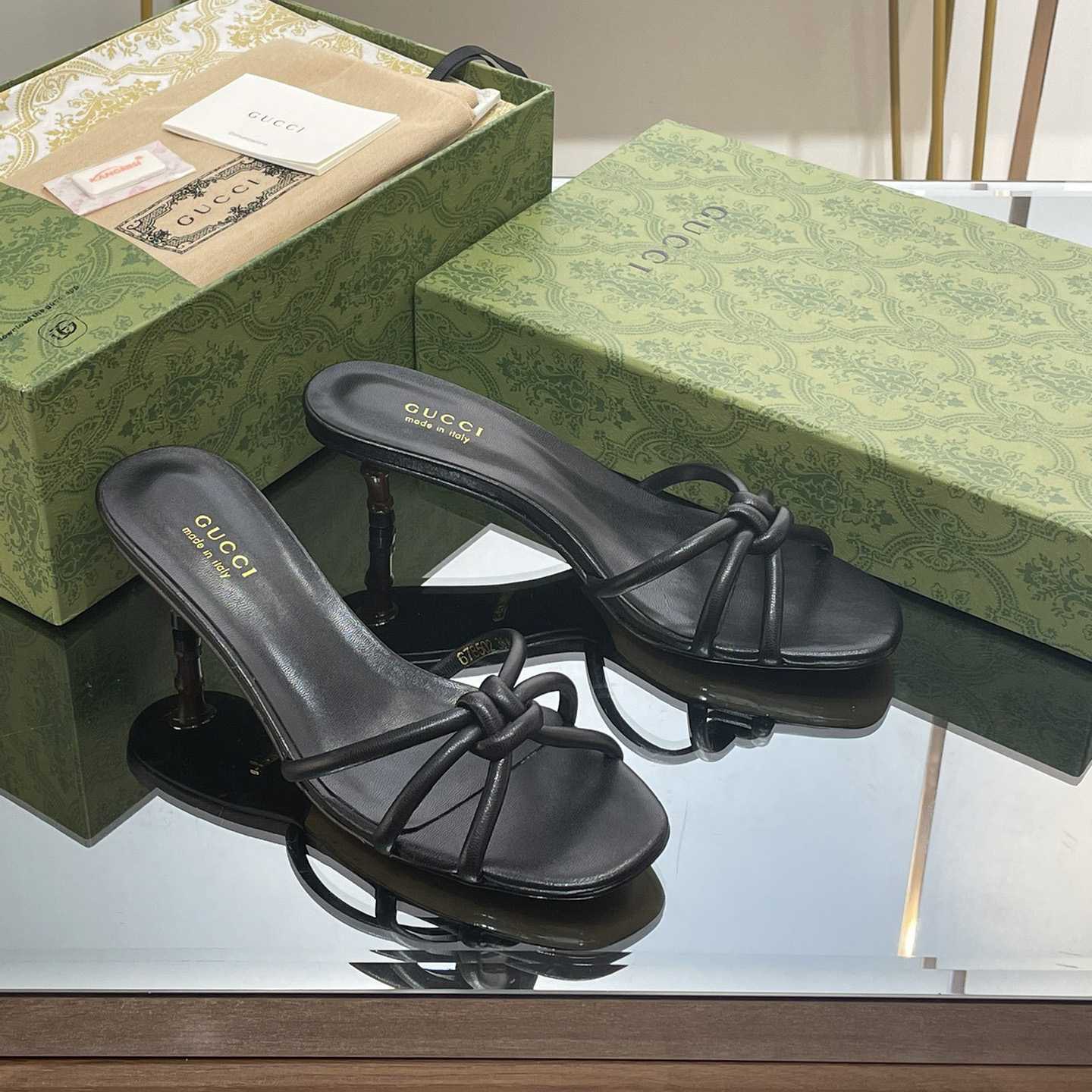 Gucci Women's Slide Sandal With Bamboo  - FashionPlug