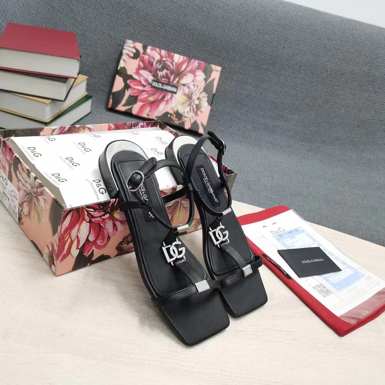 Dolce & Gabbana Leather Square Toe Sandals With Silver Logo - FashionPlug