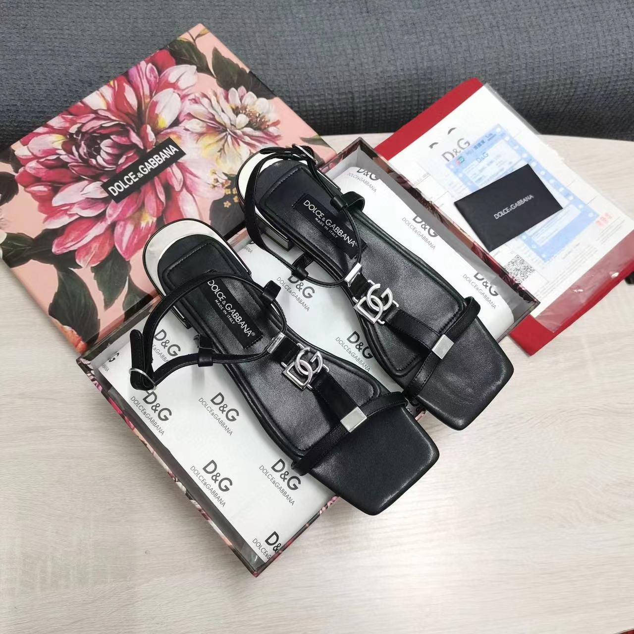 Dolce & Gabbana Leather Square Toe Sandals With Silver Logo - FashionPlug