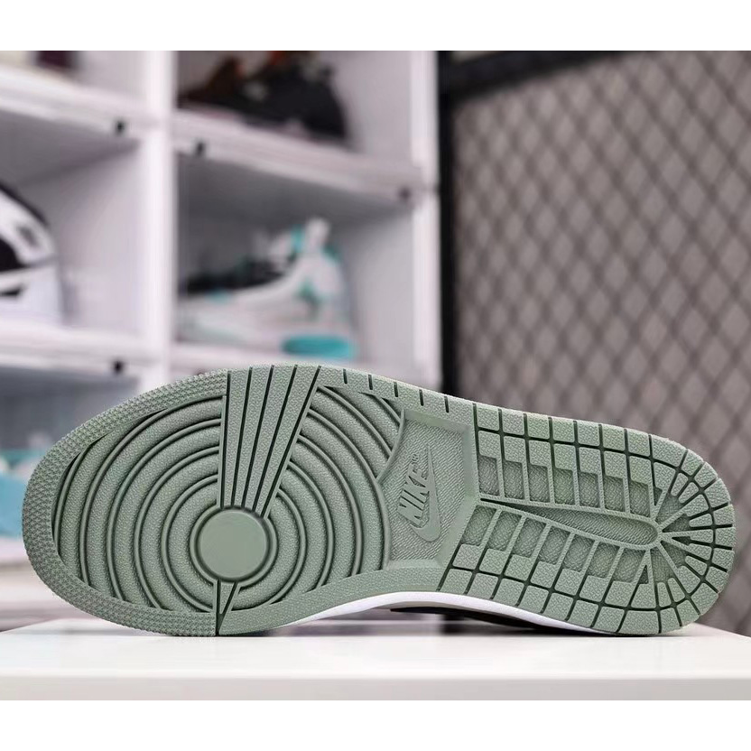 Air Jordan 1 Low Sneaker   553558-121 - FashionPlug