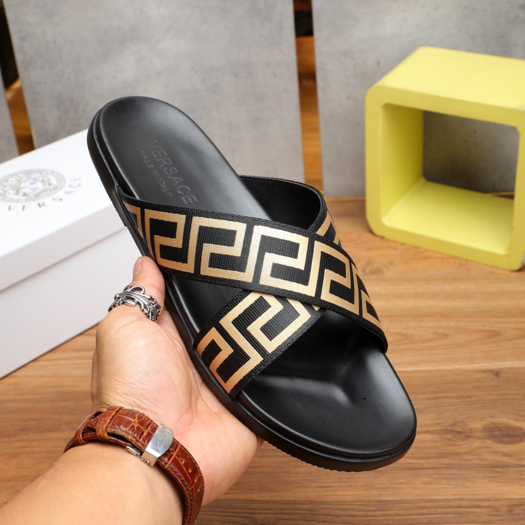 Versace Logo-print Open-toe Slides - FashionPlug
