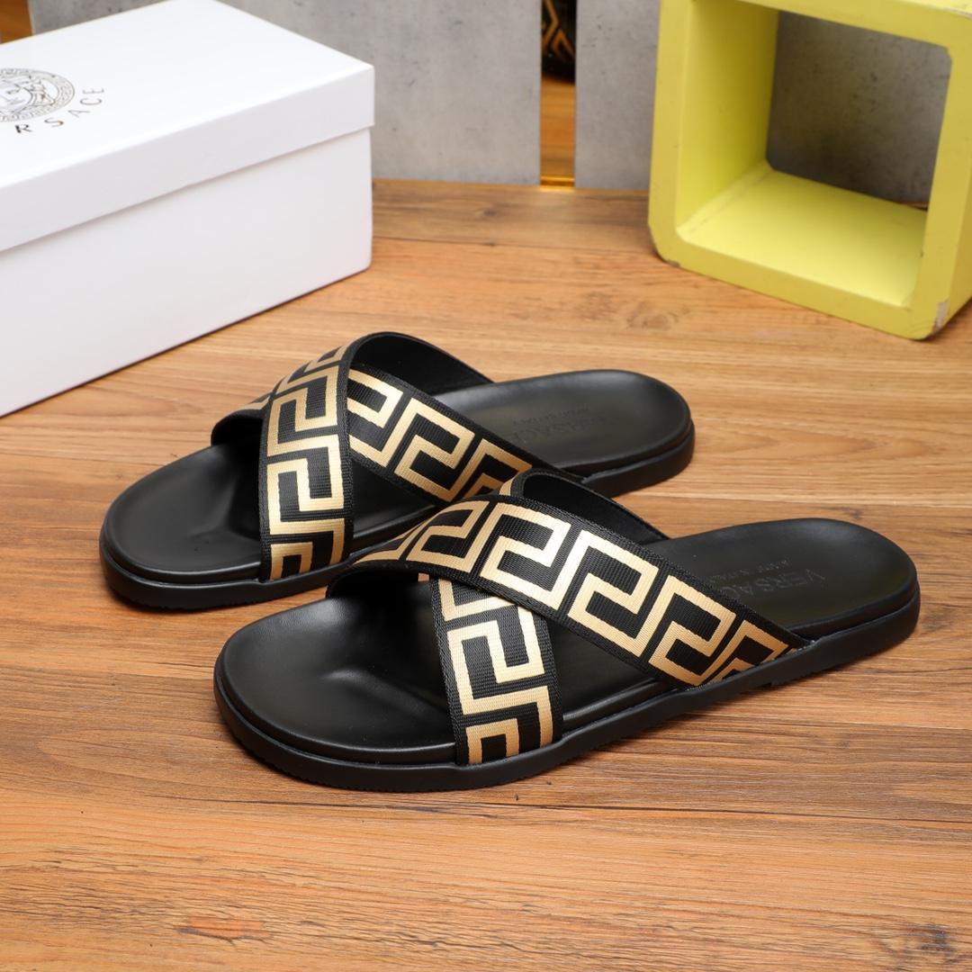 Versace Logo-print Open-toe Slides - FashionPlug
