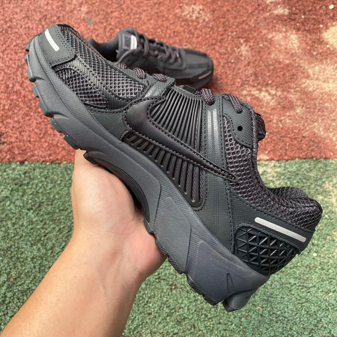 Nike Air Zoom Vomero Sneaker      bv1358-002 - FashionPlug