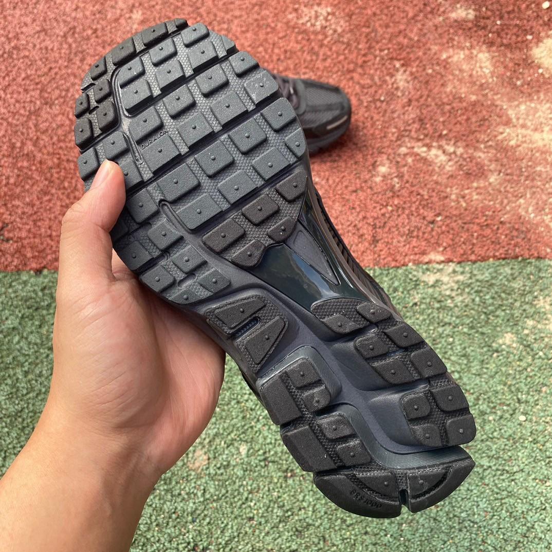 Nike Air Zoom Vomero Sneaker      bv1358-002 - FashionPlug
