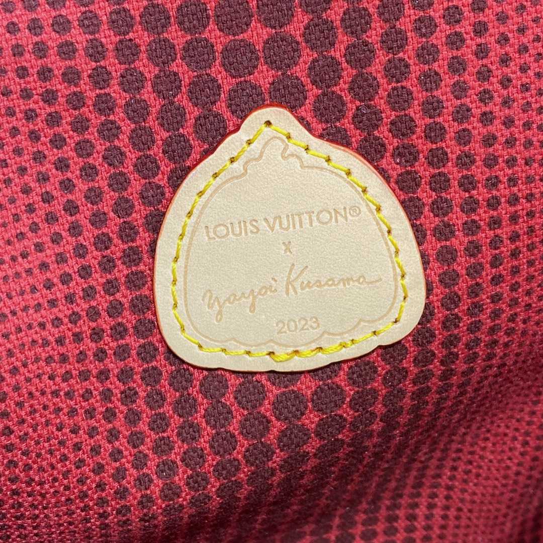 Louis Vuitton LV x YK Pochette Metis​  (25 x 19 x 7cm)       M46384 - FashionPlug