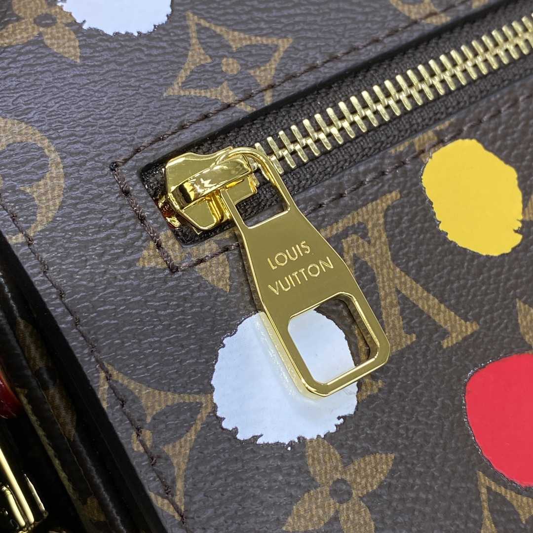 Louis Vuitton LV x YK Pochette Metis​  (25 x 19 x 7cm)       M46384 - FashionPlug