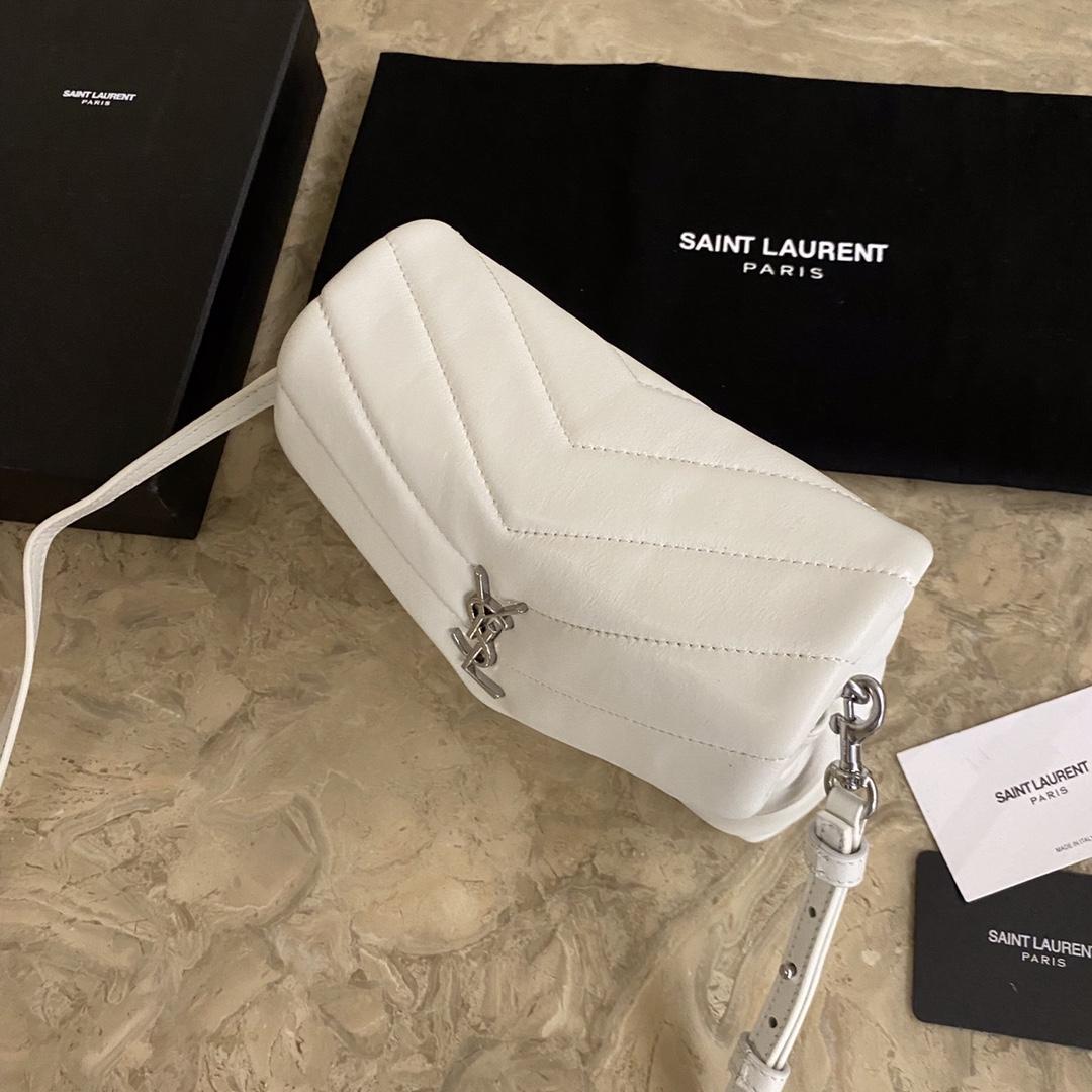 Saint Laurent Loulou Shoulder Bag (20x7x15cm) - FashionPlug