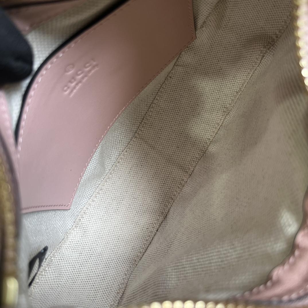 Gucci GG Matelasse Mini Bag(21x 14x 6cm) - FashionPlug