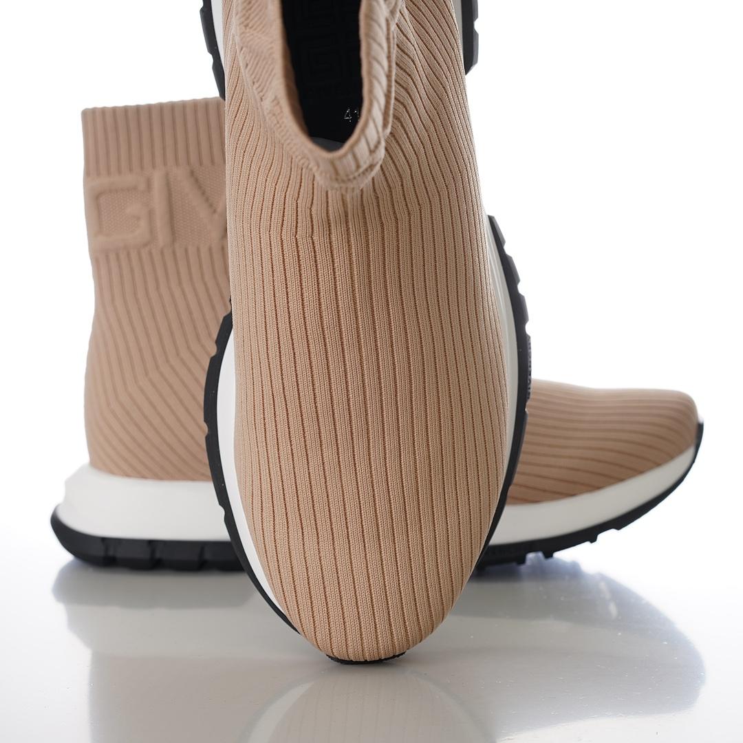 Givenchy Urban Street Sneakers  - FashionPlug