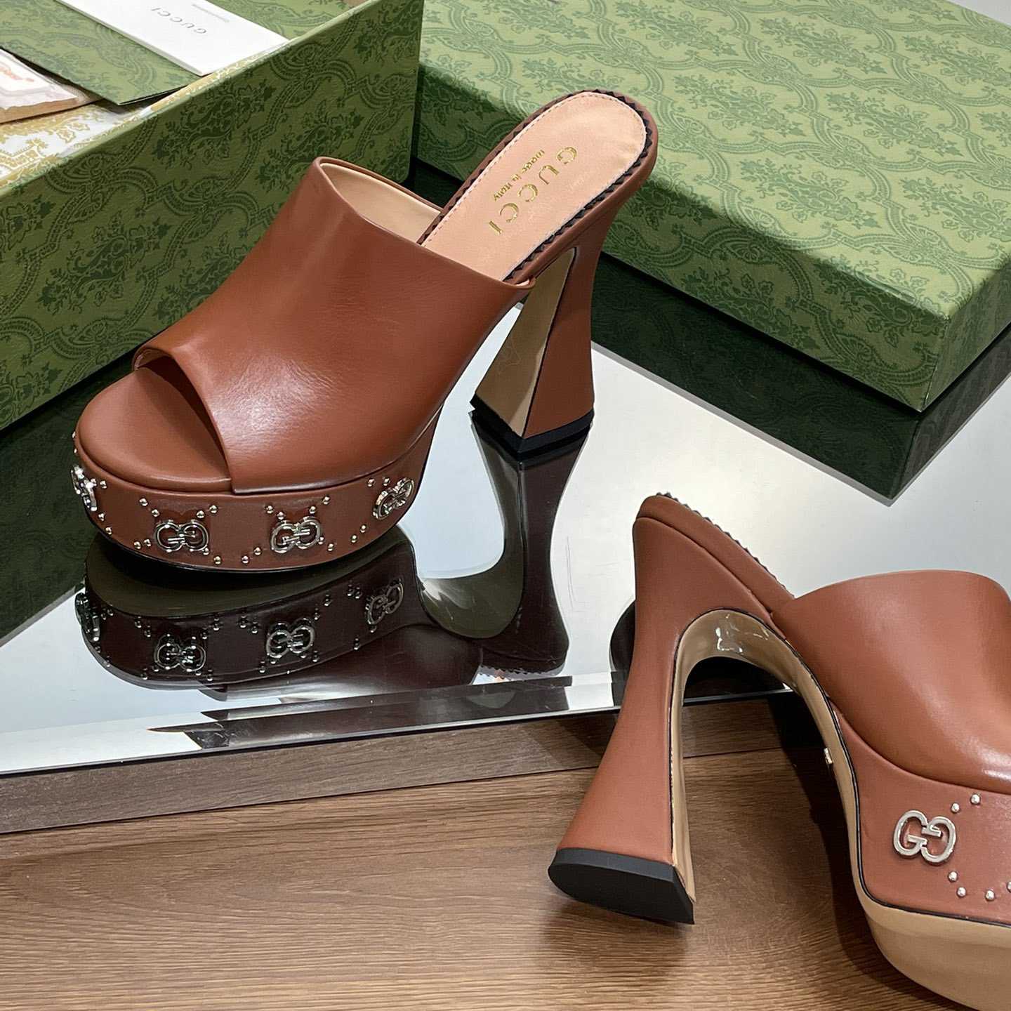Gucci Women's Platform Slide Sandal - FashionPlug