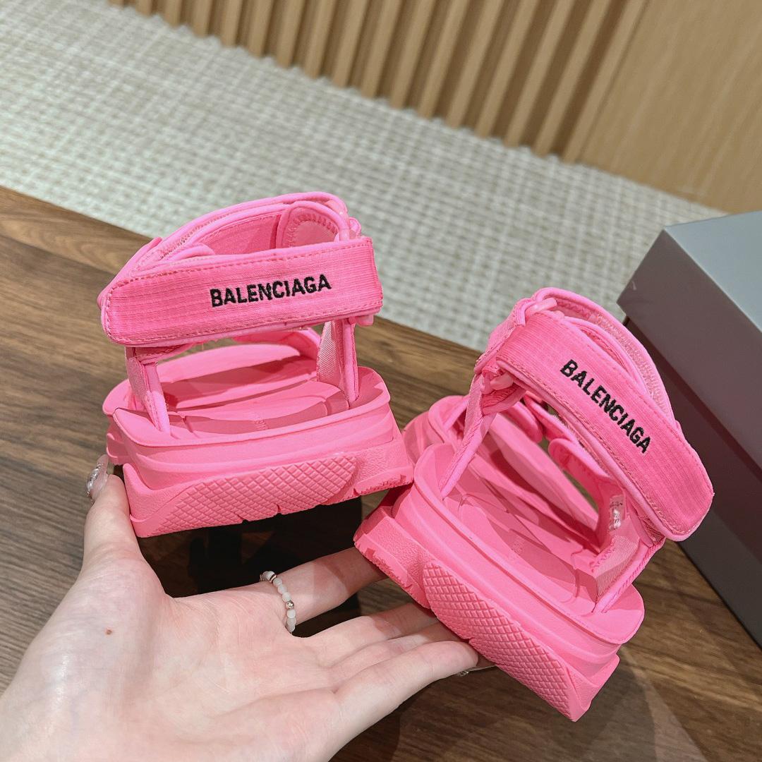 Balenciaga Women's Tourist Sandal In Pink - FashionPlug
