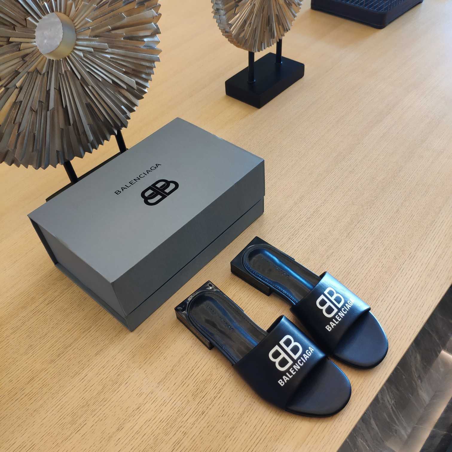 Balenciaga Box Mule Leather Sandals - FashionPlug