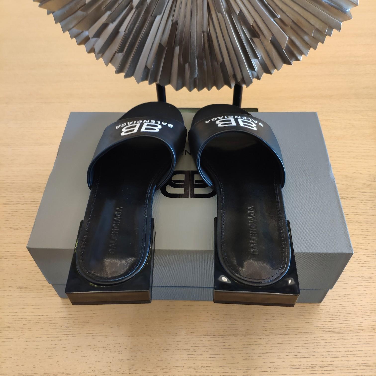 Balenciaga Box Mule Leather Sandals - FashionPlug