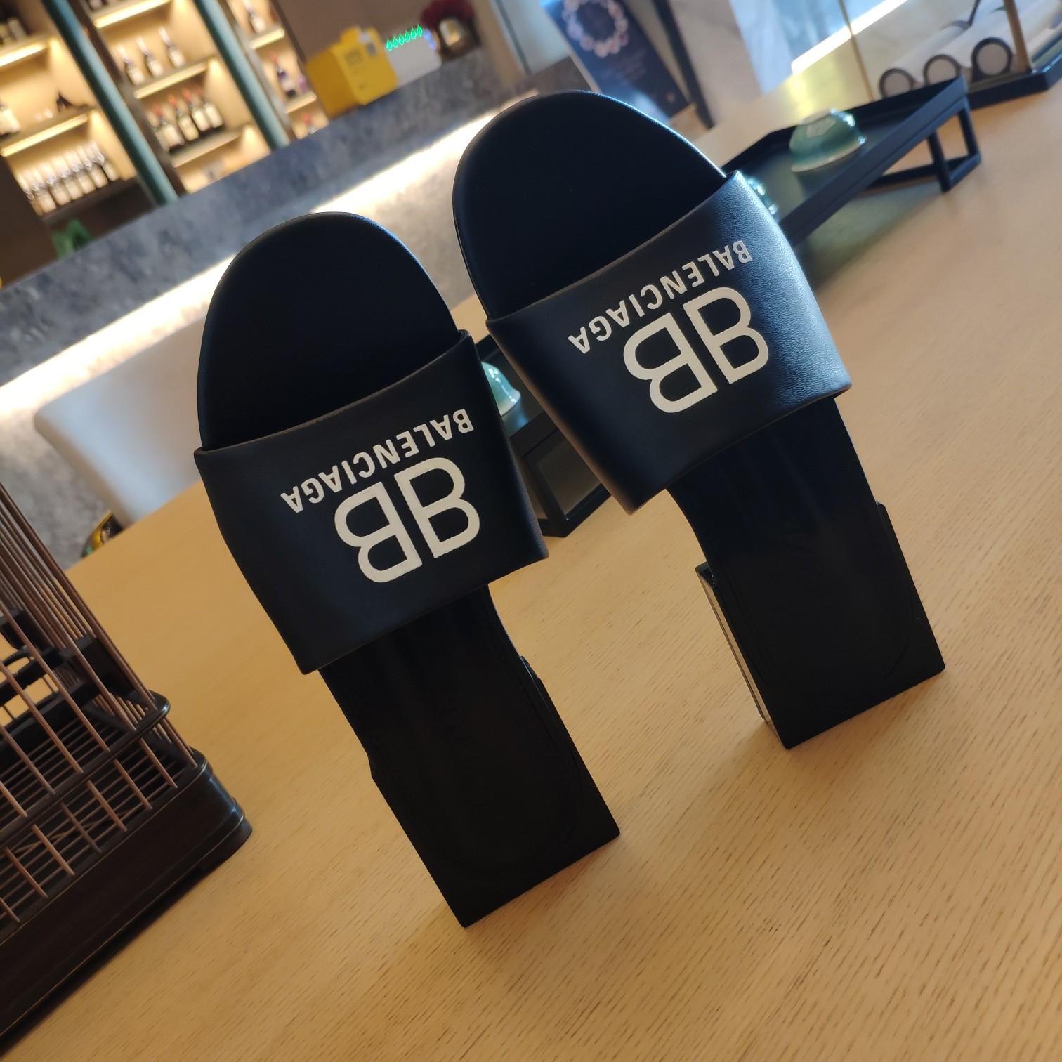 Balenciaga Box Mule Leather Sandals - FashionPlug