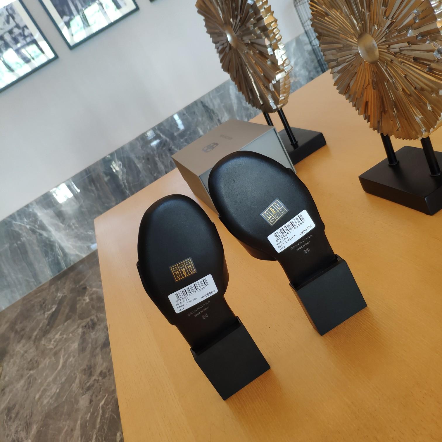 Balenciaga Box Mule Leather Sandals - FashionPlug