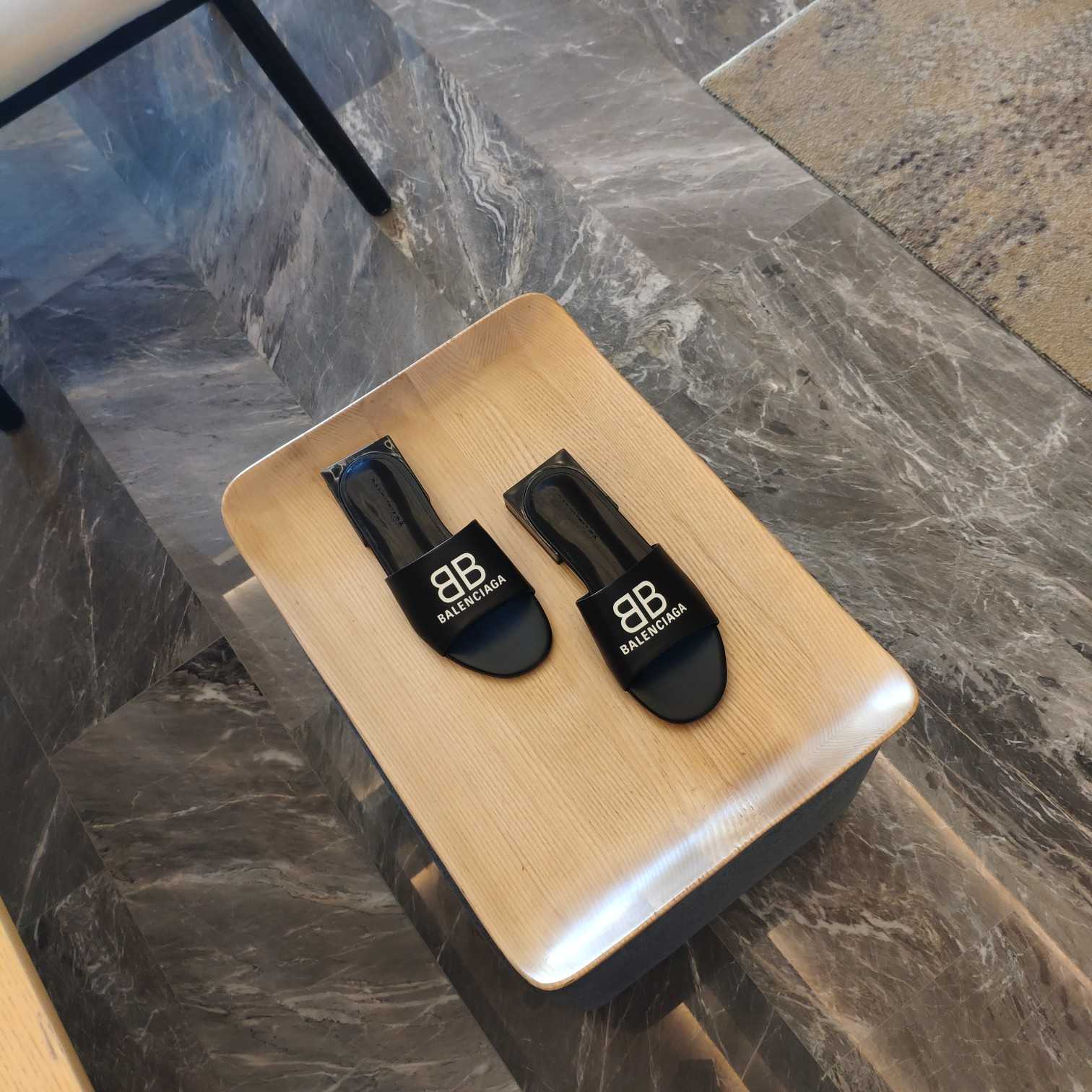 Balenciaga Box Mule Leather Sandals - FashionPlug