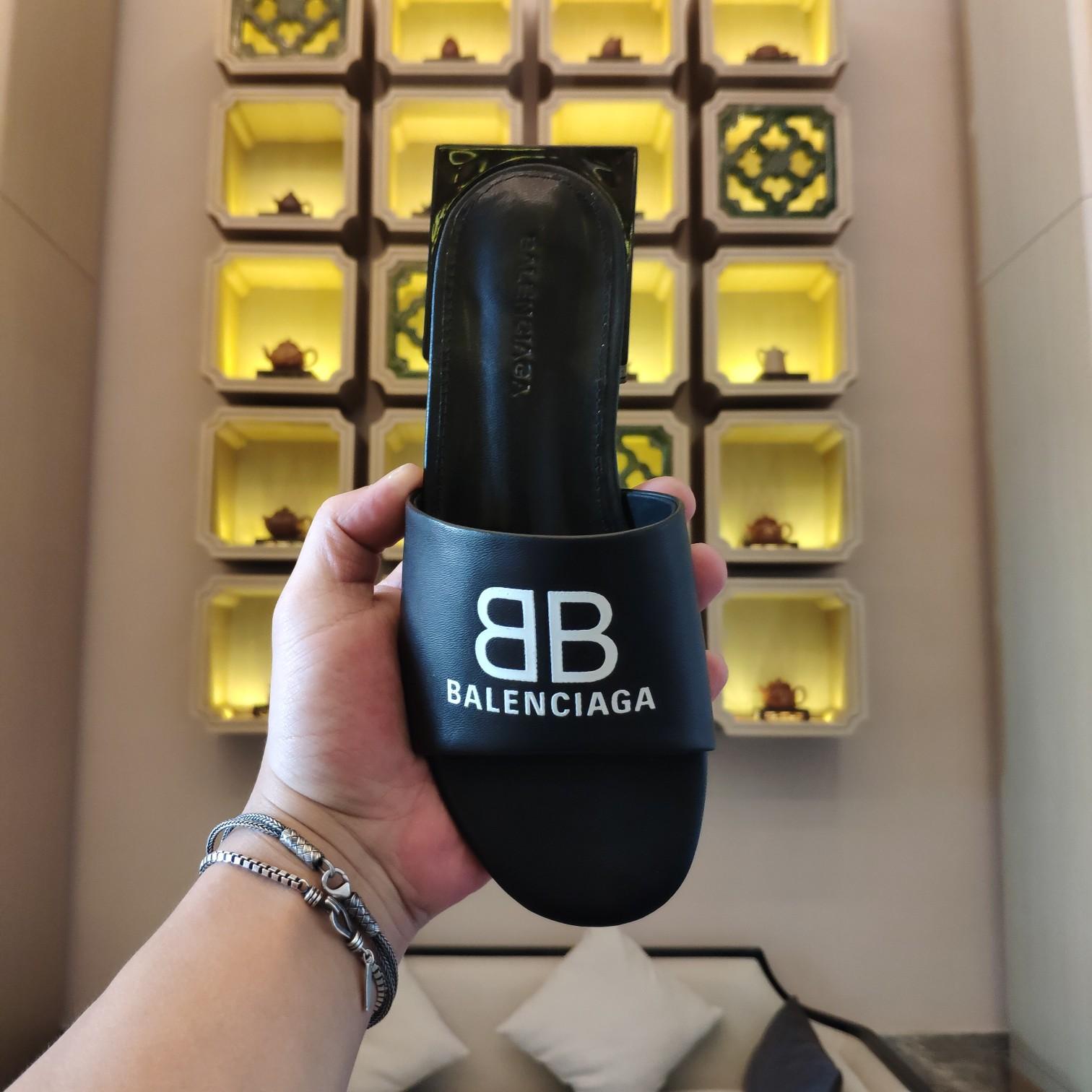 Balenciaga Box Mule Leather Sandals - FashionPlug