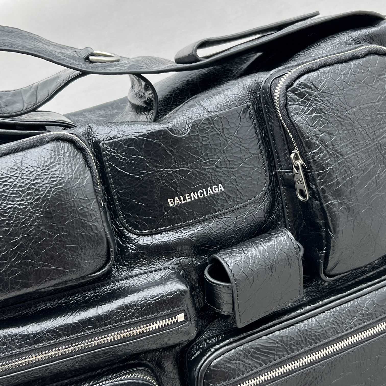 Balenciaga Logo Zipped Shoulder Bag(40x28x18cm) - FashionPlug