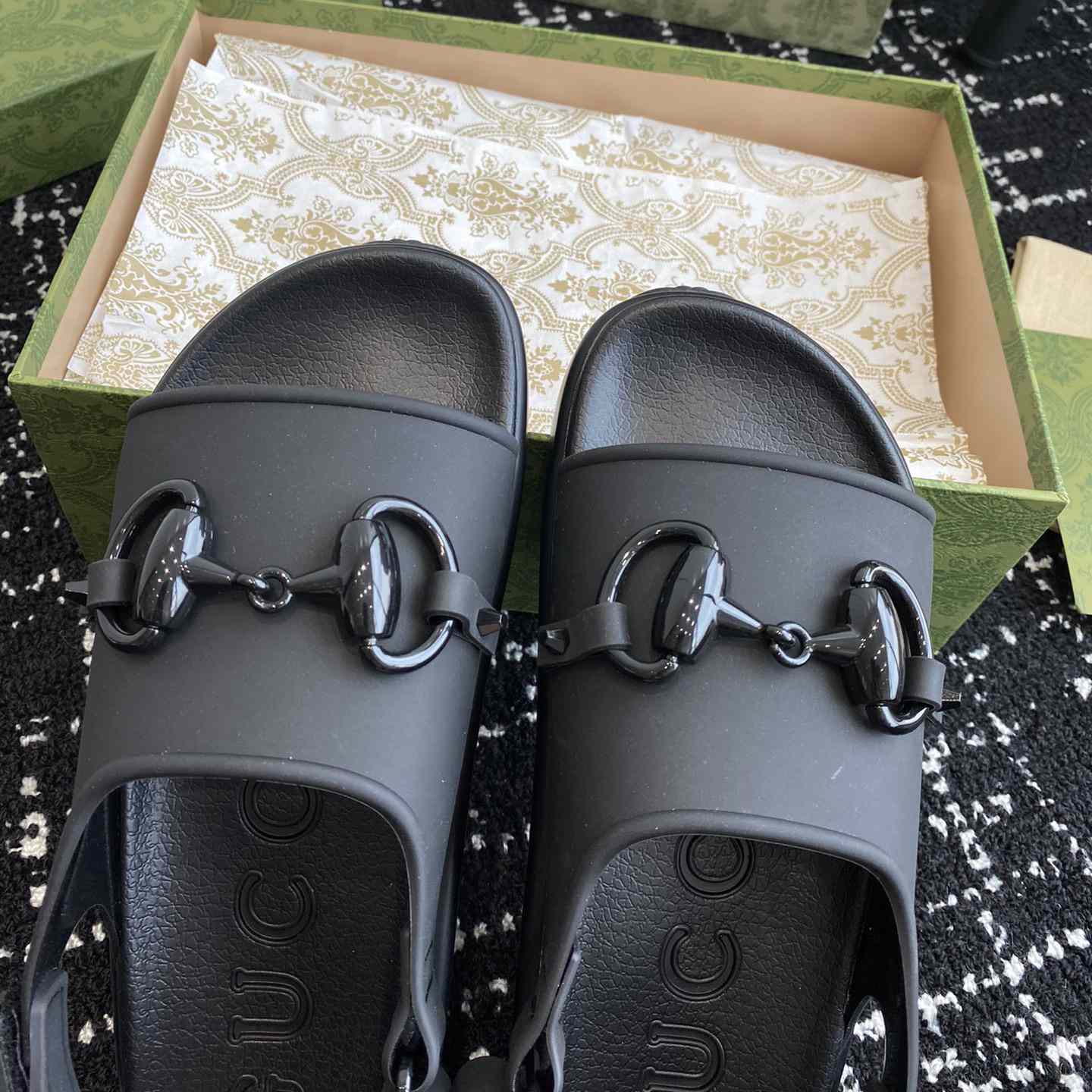 Gucci Horsebit Flatform Sandal - FashionPlug