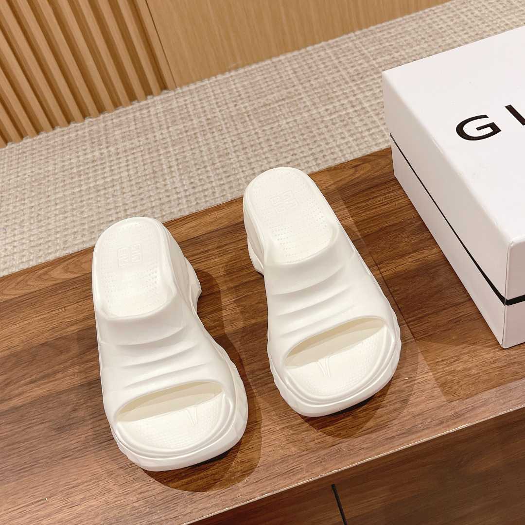 Givenchy Marshmallow Wedge sandals In Rubber - FashionPlug