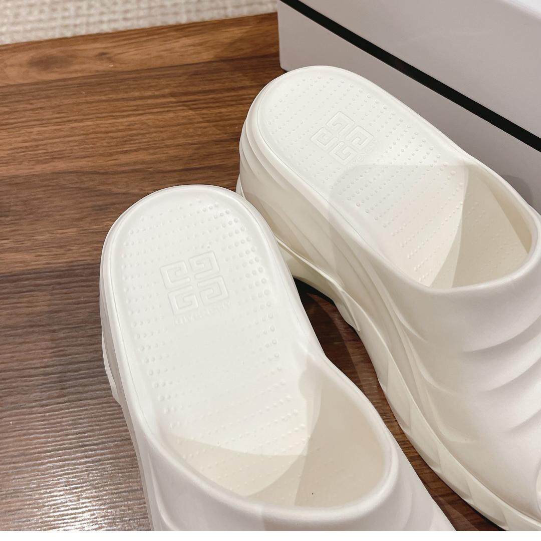 Givenchy Marshmallow Wedge sandals In Rubber - FashionPlug