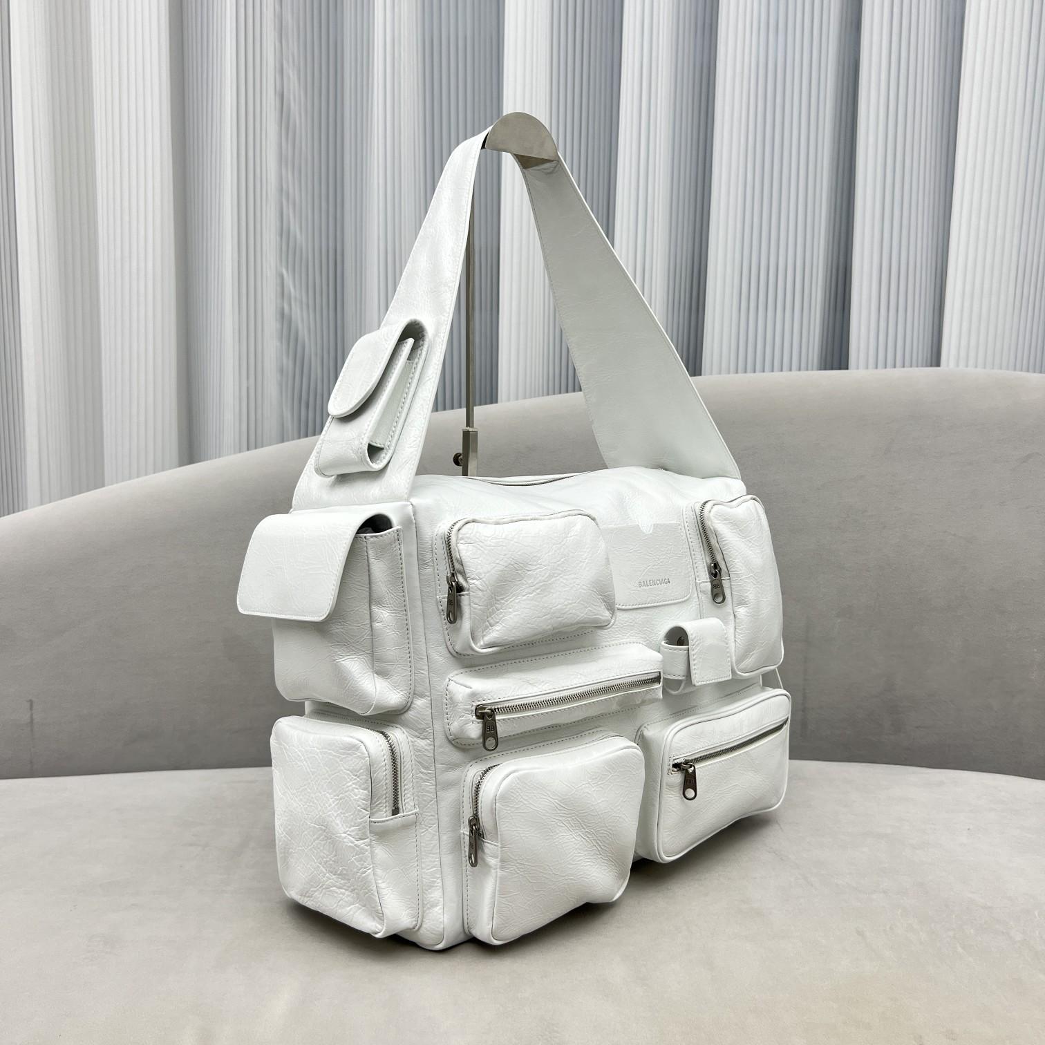 Balenciaga Logo Zipped Shoulder Bag(40x28x18cm) - FashionPlug