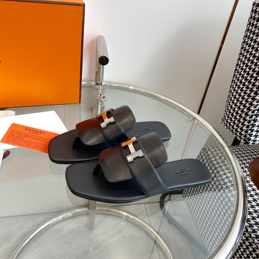Hermes Galerie Sandal - FashionPlug