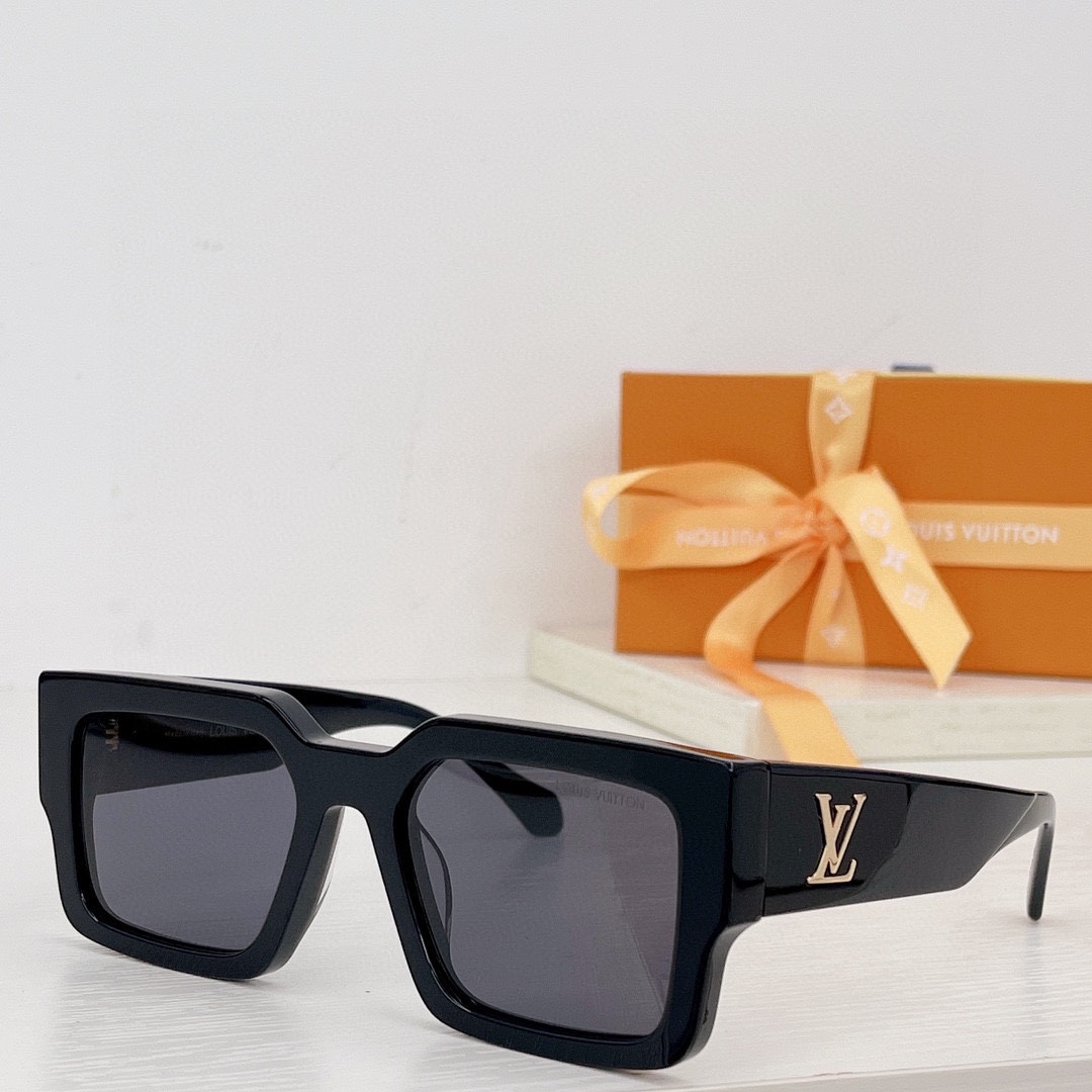 Louis Vuitton LV Clash Square Sunglasses   Z1580W - FashionPlug