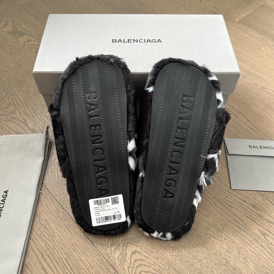 Balenciaga Faux fur Logo Slippers - FashionPlug