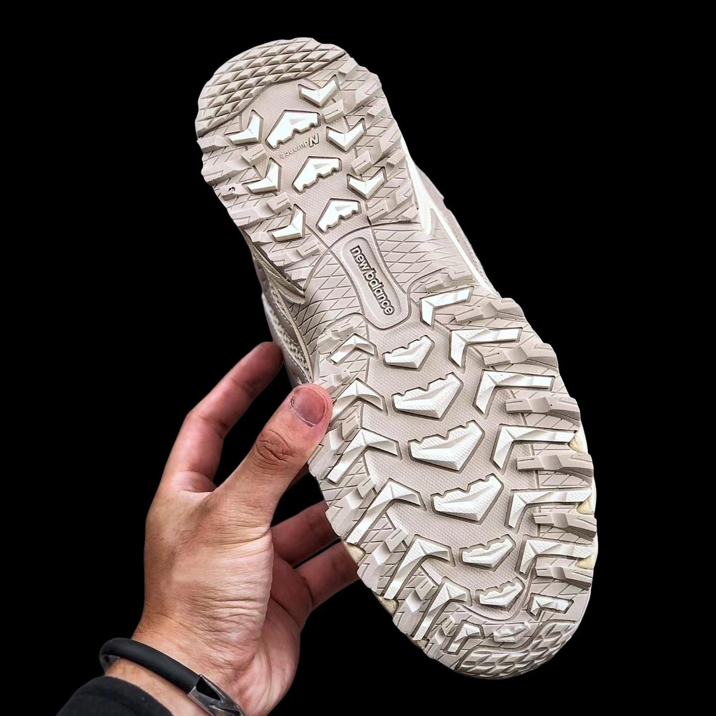 New Balance ML610 Sneakers    - FashionPlug