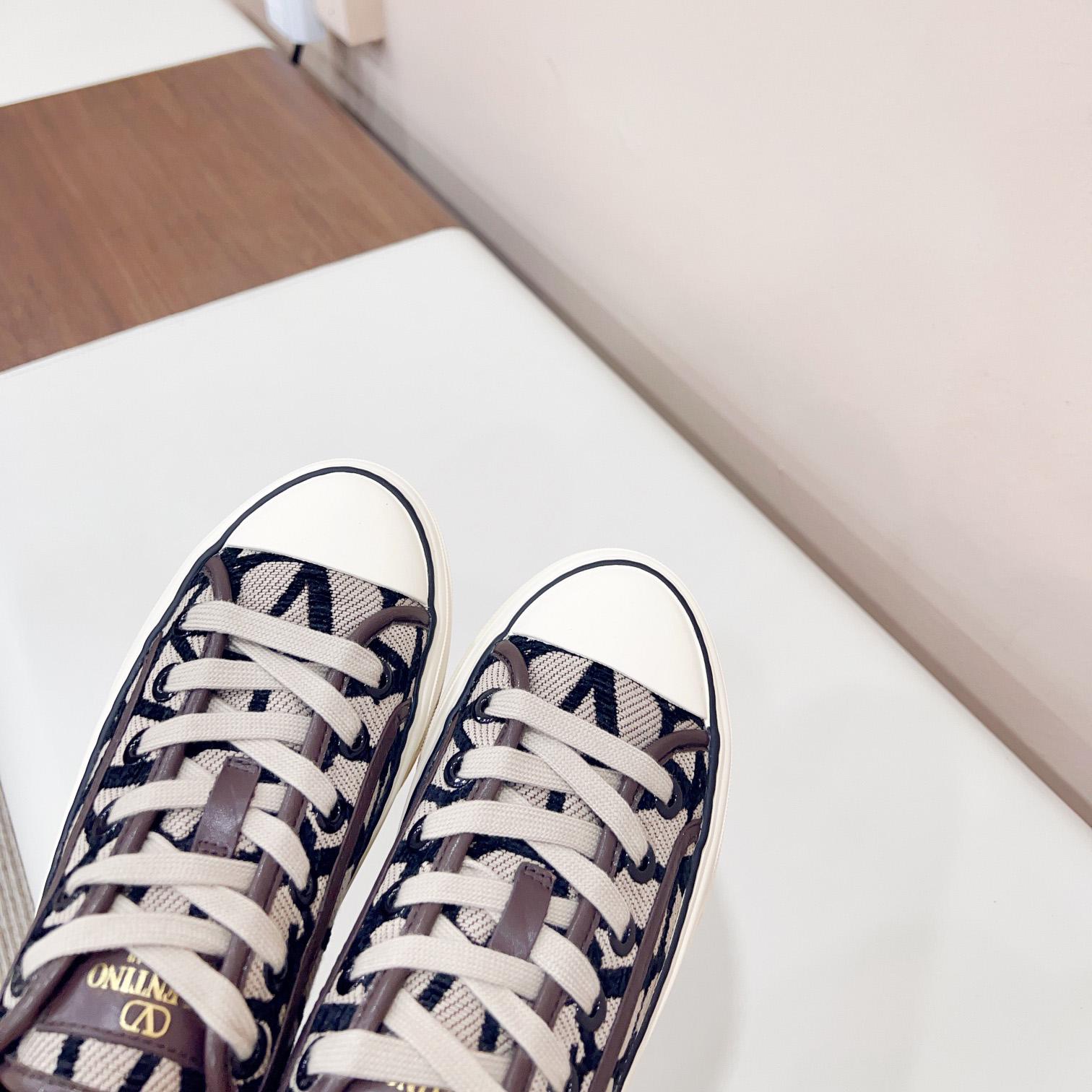 Valenti Toile Iconographe Totaloop Low-top Sneaker - FashionPlug
