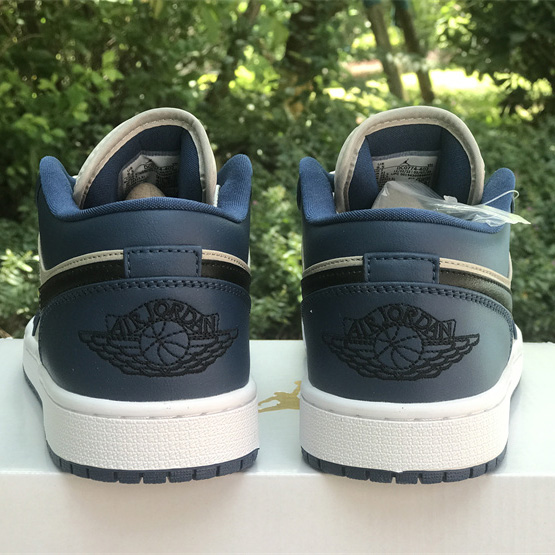 Air Jordan 1 Low OG  Sneaker        DC0774-402  - FashionPlug